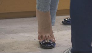 [子林4K视频]一眼就让你心动的女神，脱鞋了，露脚了[0150]
