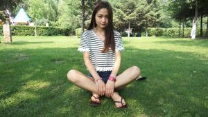 女神丽丽夏日超性感裸足与丝袜秀！