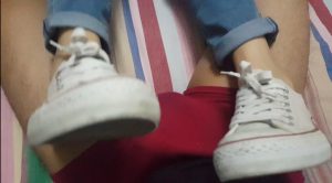 此女主脚超级漂亮