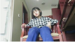 【高一芯主】脏帆布鞋跳踩贱狗全体重压软肚子！