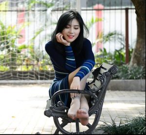 丝足美少女视频（4分钟）