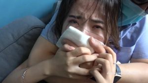 怪咖大叔弄昏两位美女欣赏美脚-97LZTD-100137